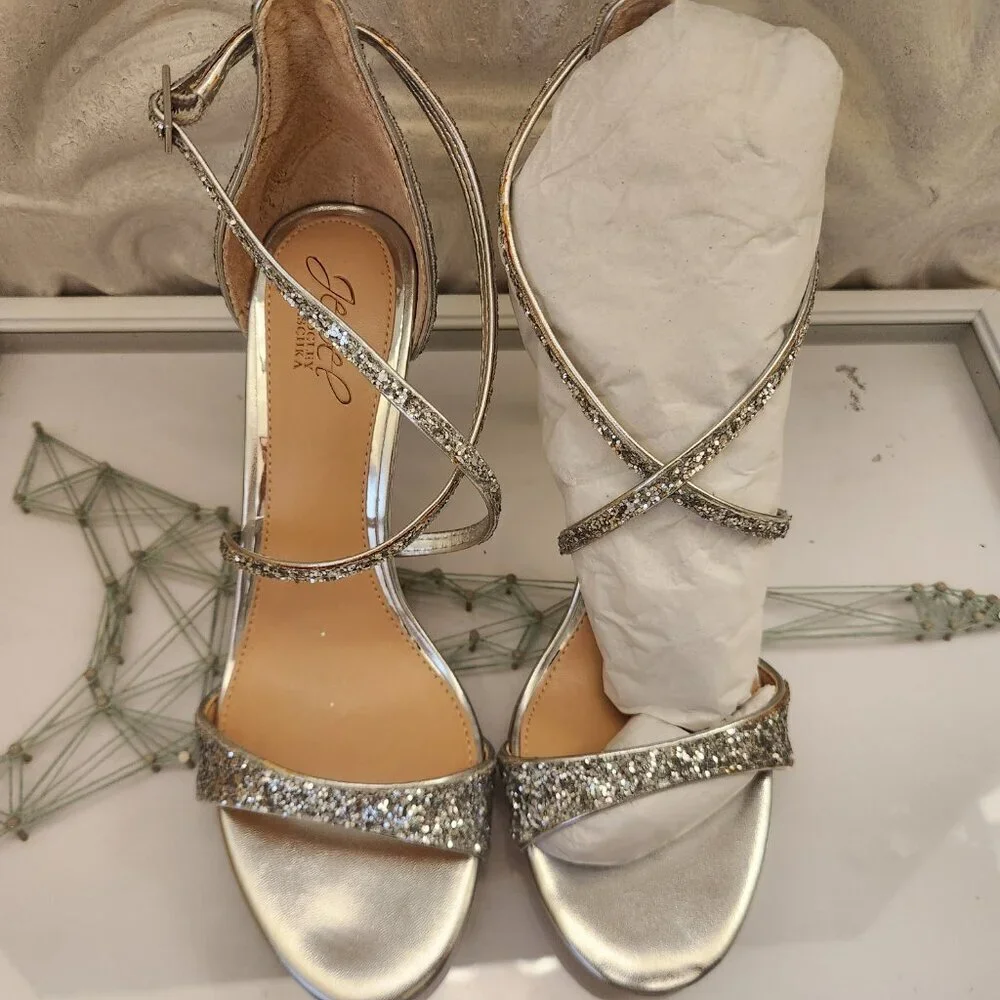 Jewel Badgley Mischka Dimitra Heeled Sandals Silver Glitter. Size Various. NIB